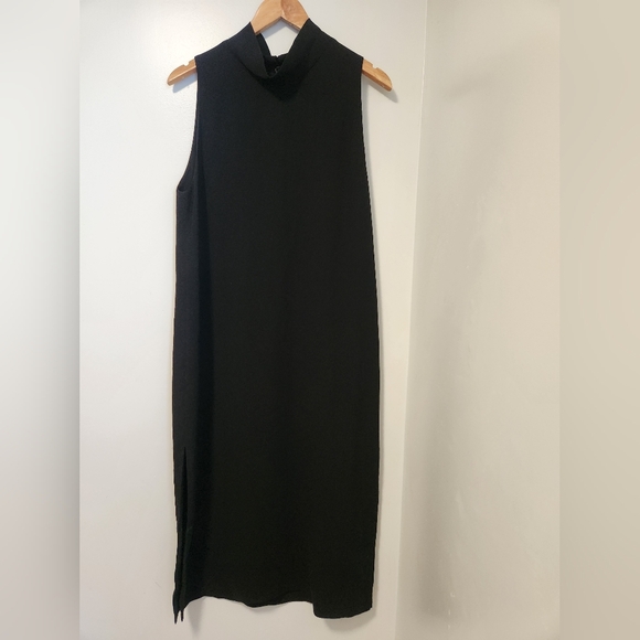 Babaton Japanese crepe fabric sleeveless dress - Picture 2 of 11